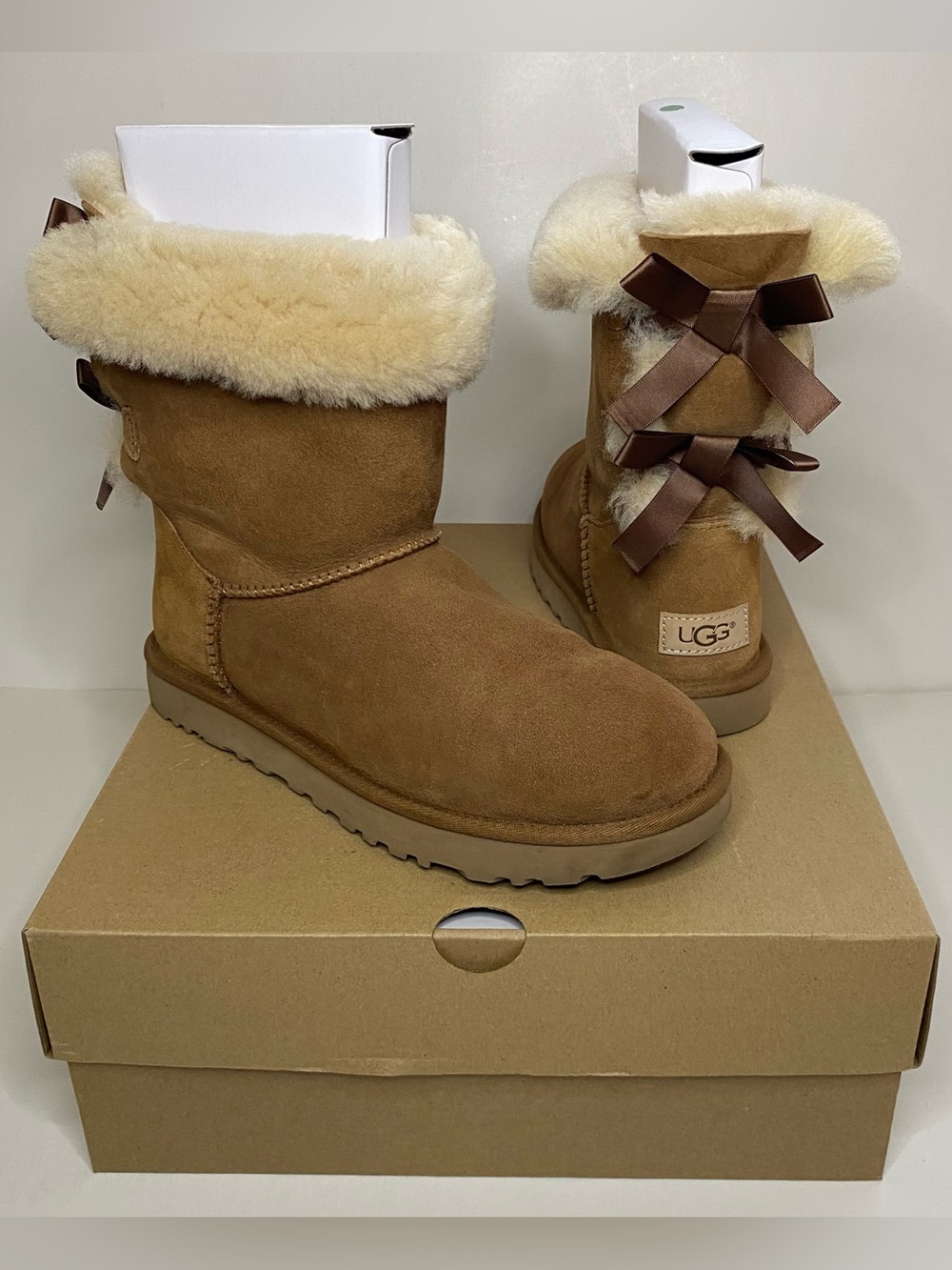 UGG Bailey Bow II Boots - Chestnut - Size 8 (Original Box included)